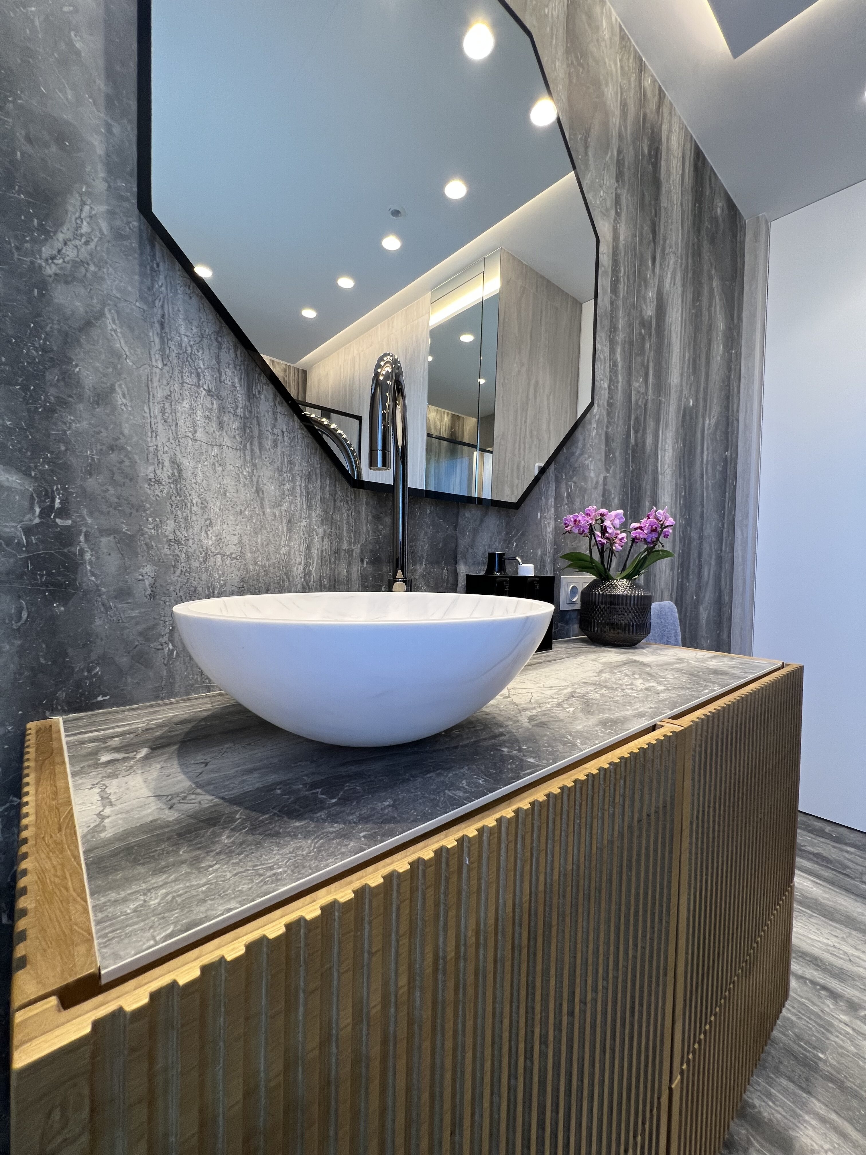 Interiorismo y exteriores de villa en Miramón, Donostia