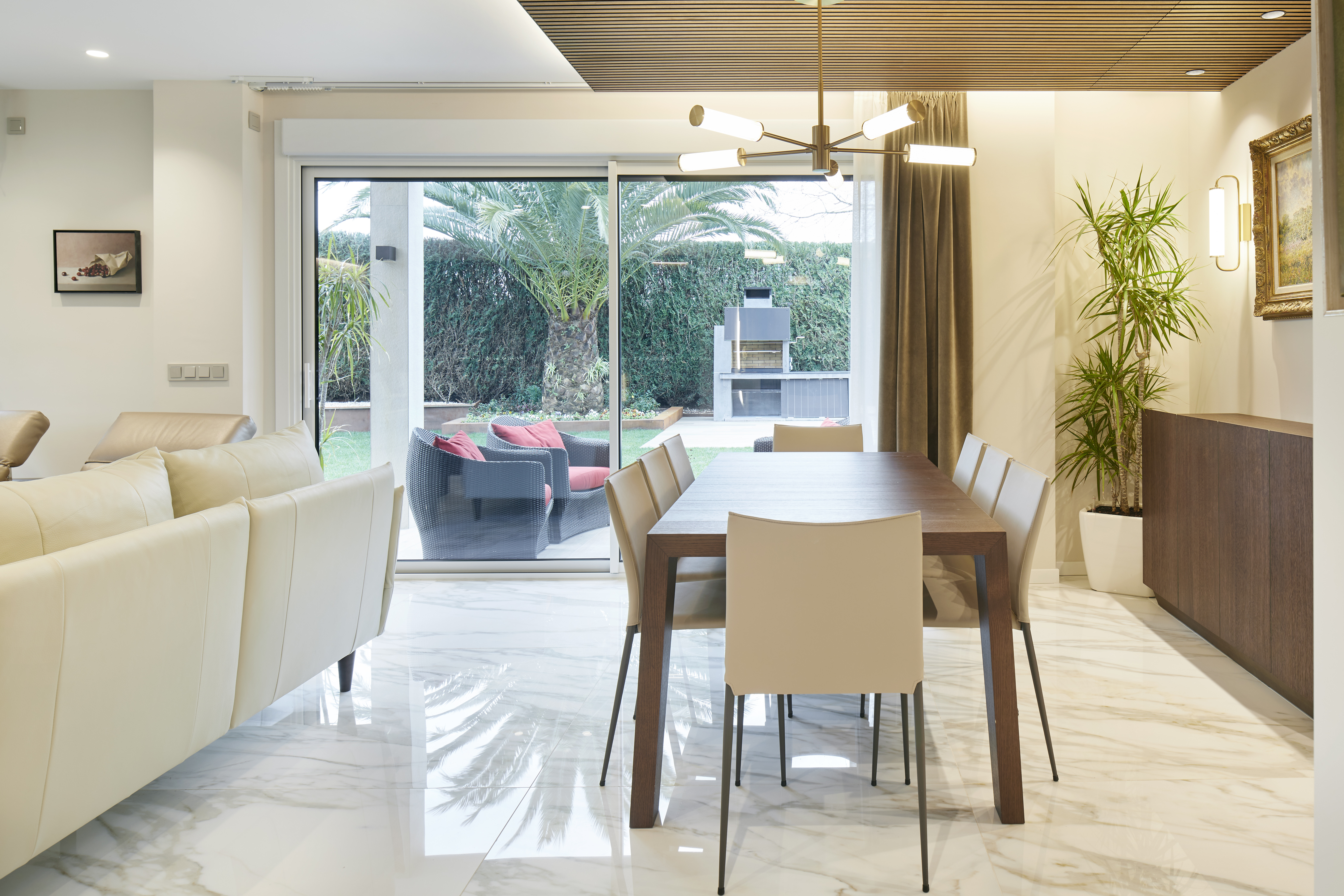 Interiorismo y exteriores de villa en Miramón, Donostia